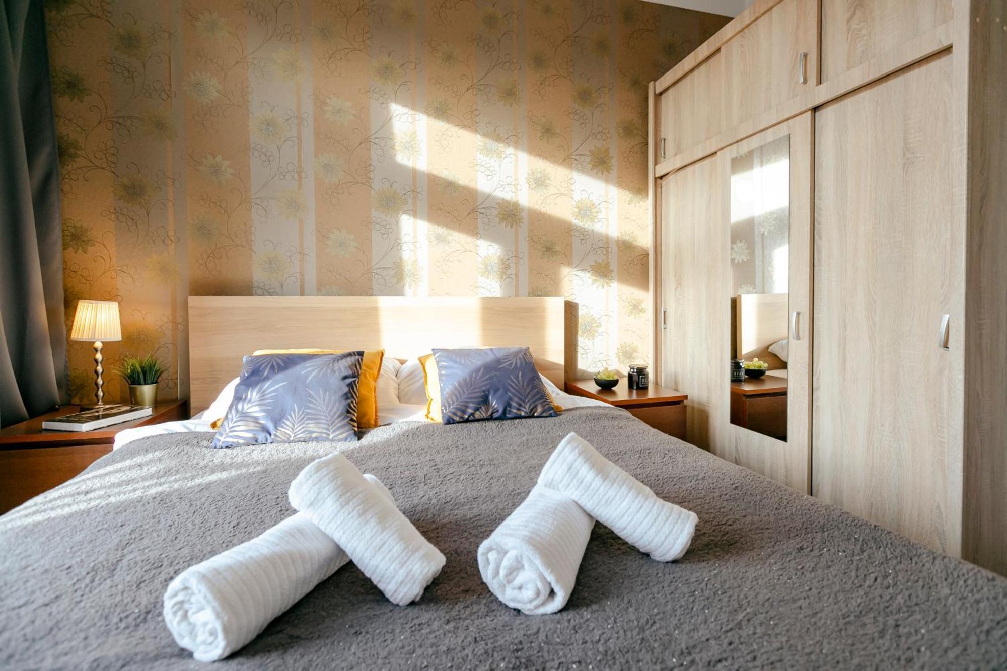 Plac Konstytucji 6 Orange: Warsaw Panorama Apartment with Free Parking Exterior photo