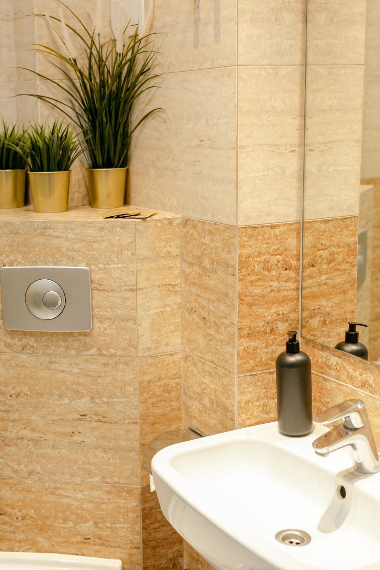 Plac Konstytucji 6 Orange: Warsaw Panorama Apartment with Free Parking Exterior photo