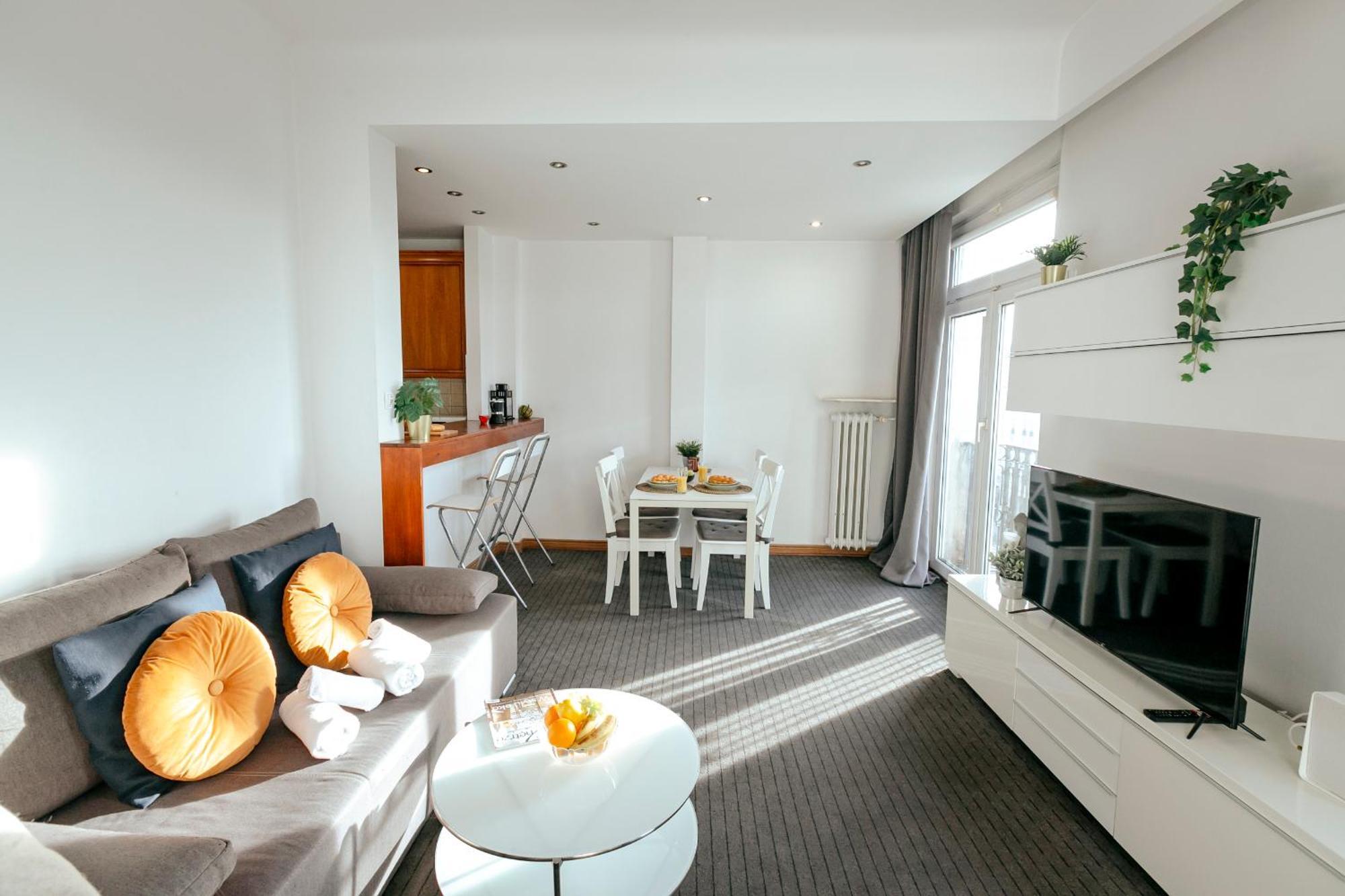 Plac Konstytucji 6 Orange: Warsaw Panorama Apartment with Free Parking Exterior photo